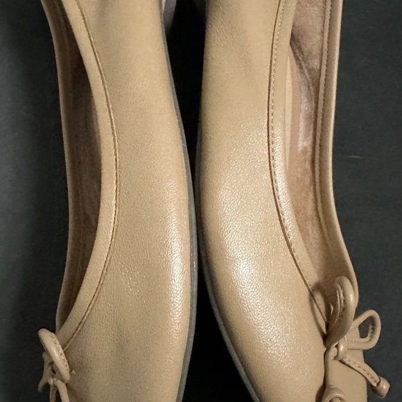 Vionic Callisto Women's Tan Ballet Flats - Picture 2 of 5